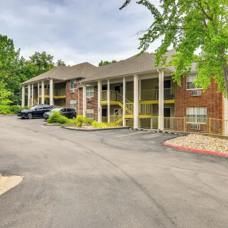 Modern Branson Condo on Thousand Hills Golf Course