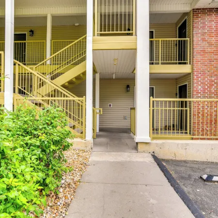 Modern Branson Condo on Thousand Hills Golf Course