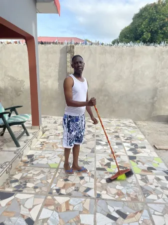 A 2018 built, two bedroom, bungalow for short or long term stay Отели в г. Бруфут