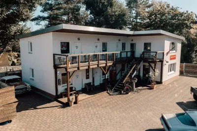 Down Town Motel Hotels near Ratskeller Santorini