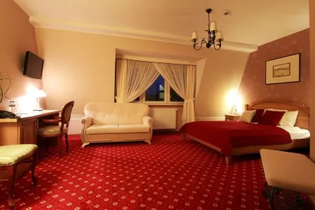 Hotel I Restauracja "Pod Orłem" Отели в г. Пшодково