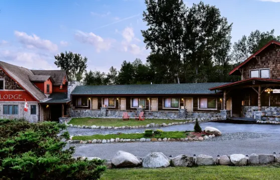 阿迪朗達克雲杉山林小屋