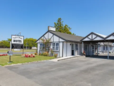 Tudor Park Motel Hotels in Gisborne