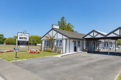 Tudor Park Motel Hotels in 