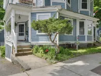 Quaint Beverly Townhome Walk to Beach and Downtown! Hotels in Beverly
