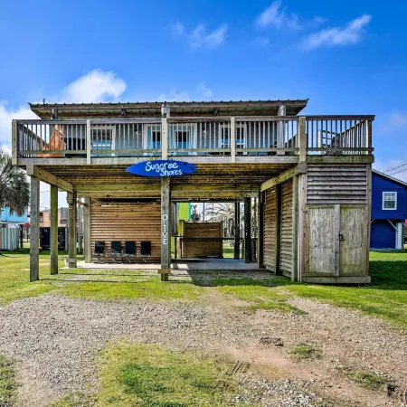 Steps to Sand: Surfside Beach Gem w/ Large Yard