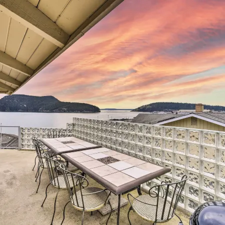 Anacortes Paradise Vacation Rental w/ Water Views!