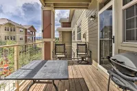 Balcony & Grill: Mtn-View Retreat in Granby! - parking