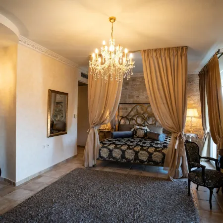 Achtis Hotel