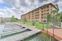 Lake LBJ Condo w/ Balcony & Shared Boat Docks - Boutique