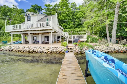 Updated Glen Arbor Cottage on Lake: Dock & Mooring - 3-Star