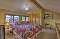 Townhome w/ Club Access on Shuttle Stop - Homestays