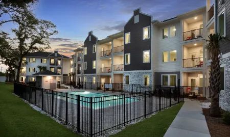 Ocean Escape Condos North Отели в г. Север Миртл Бич