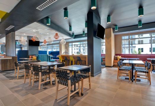 4. 트루 바이 힐튼..