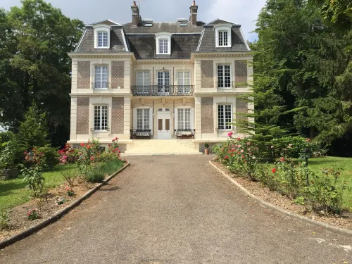 Château d'Avesnes - le Castelet Hotel a Avesnes-en-Bray