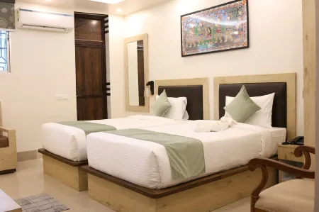 Four Seasons Resort Отели в г. Серайкела Харсаван