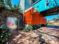 Tetris Container Hostel Hotel a 