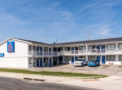 Motel 6 Fort Worth, TX - North