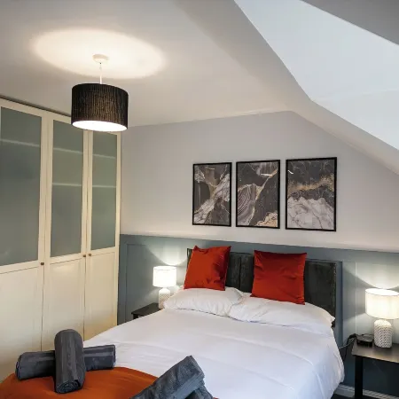 House Sleeps6-garden-petsok-parking-long Stay Disc
