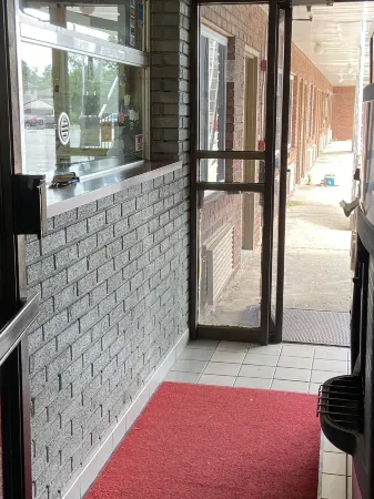 Deer Park Motor Inn Отели рядом с достопримечательностью «Hands On HealthCare Massage and Spa»