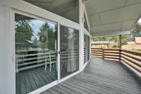 Cozy Cottage on the Coast Near Downtown Westport! - Wifi