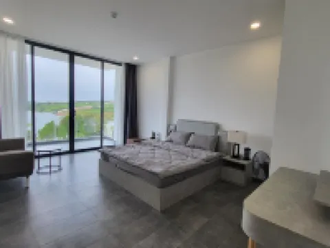 Ho Gia Trang Hotels in Liên Hà