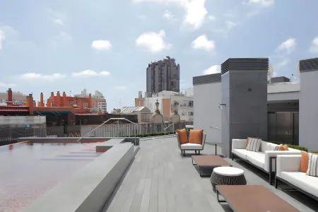 Midtown Apartments Отели рядом с достопримечательностью «Фонтан Монжуик»