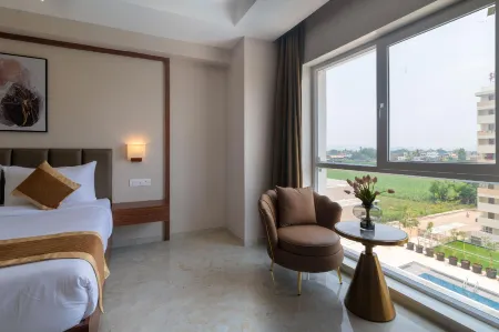 Vits- Satyajeet, Karad Отели рядом с достопримечательностью «RTO Karad»