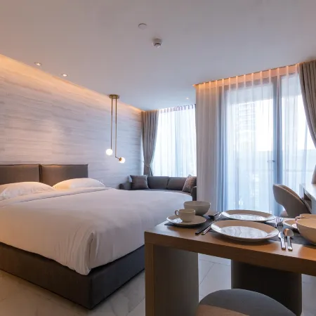 Ashley Hotel BKK Отели рядом с достопримечательностью «Торговый центр SeenSpace»