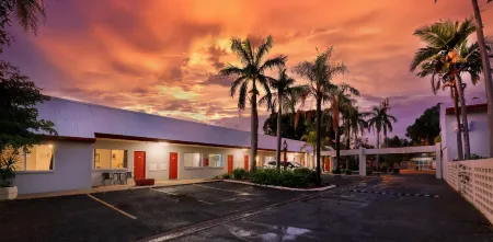 Emerald Central Hotel Official