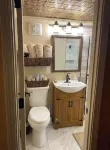 Molly Branch Cottage- Beautiful Private Setting, 5 Star ABNB, Newly Listed VRBO