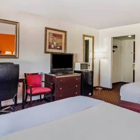 Travelodge by Wyndham Dodge City KS