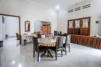RedDoorz Plus Near RS PMI Bogor Hôtels à : Central Bogor