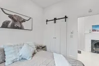 The Main St. Oasis - Heart of Downtown Madison - Steps from Shopping & Dining