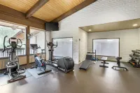 阿羅約羅布萊奧爾湖畔貝斯特韋斯特優質套房飯店