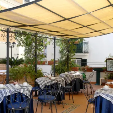 Hotel Antica Repubblica in Amalfi Center at 100mt from the Sea