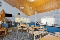 AmericInn by Wyndham Wisconsin Dells - breakfast
