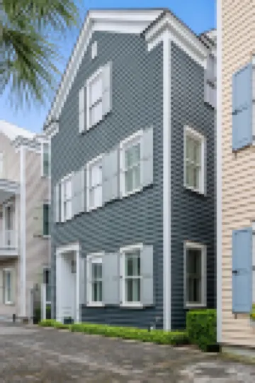 Luxurious Hot Tub and Steps to Waterfront Dining - Charming Retreat