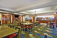 Holiday Inn Express & Suites East Lansing Hotels in Lansing