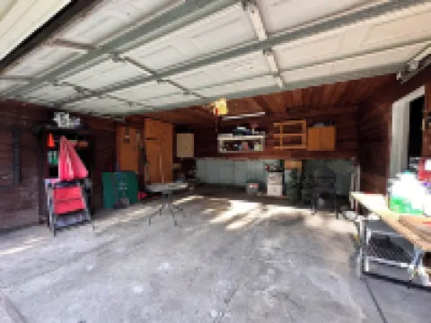 Walnut Manor - Business Casual - Families Welcome