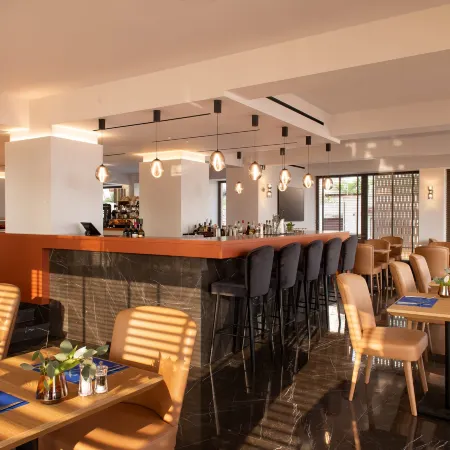 Naus Hotel