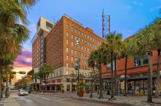 Placemakr驅動的Maverick - 河邊步行道