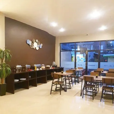 Cinnamon's Hotel