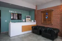Azak Blue Otel - parking