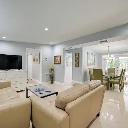 Pelican Nest, Tropical Naples Villa w/ Pool