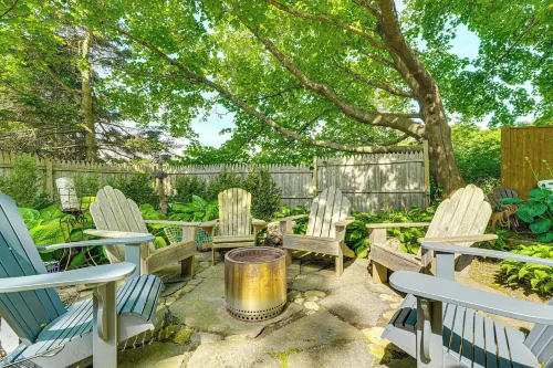 Charming Cottage w/ Patio, Walk to Boothbay Harbor - Wifi