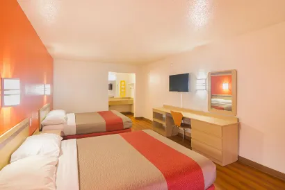 Motel 6 Windsor, on