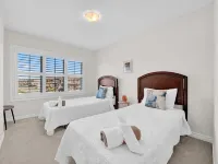 Cozy home minutes from Niagara Falls Hotels in Thorold