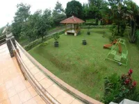 Villa ChavaMinerva Istana Bunga-Lembang Hotels in Parongpong
