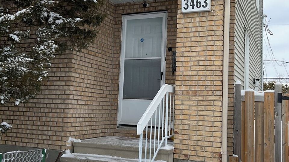 Family-Friendlyin QuietLaval Neighborhood